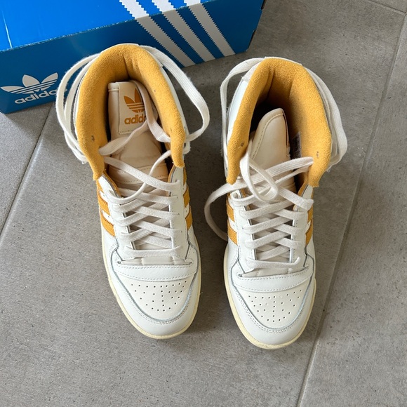 Adidas Forum 84 High Tops - Picture 2 of 7